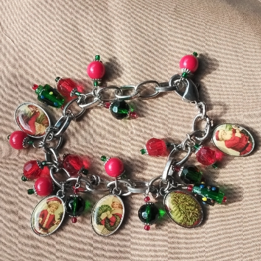 Victorian Style Christmas Holiday Charm Bracelet Santa 9" Glass Beads SilverTone